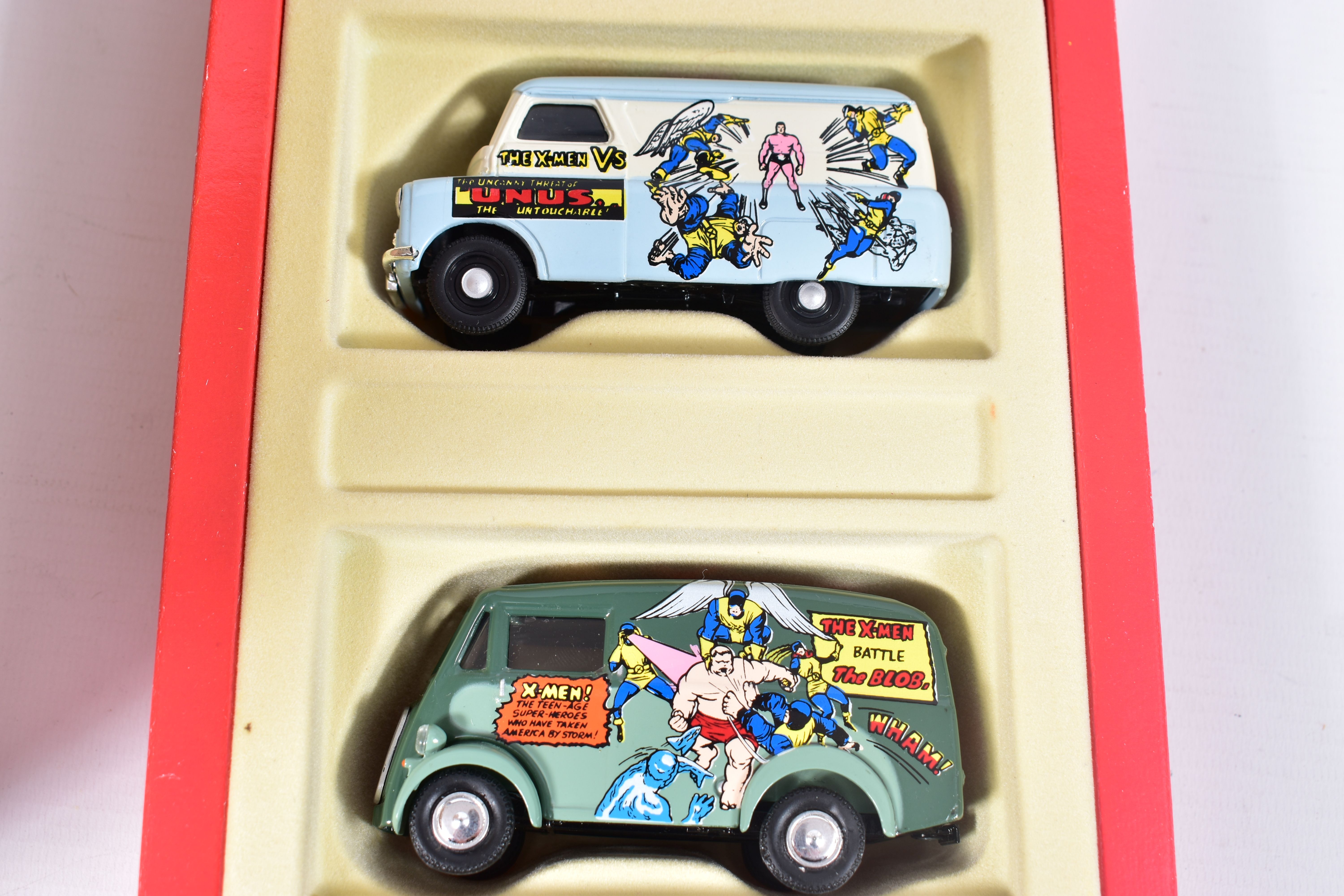 A QUANTITY OF BOXED CORGI TOYS AND CORGI CLASSICS VAN AND POLICE CAR MODELS, to include a quantity - Bild 7 aus 11