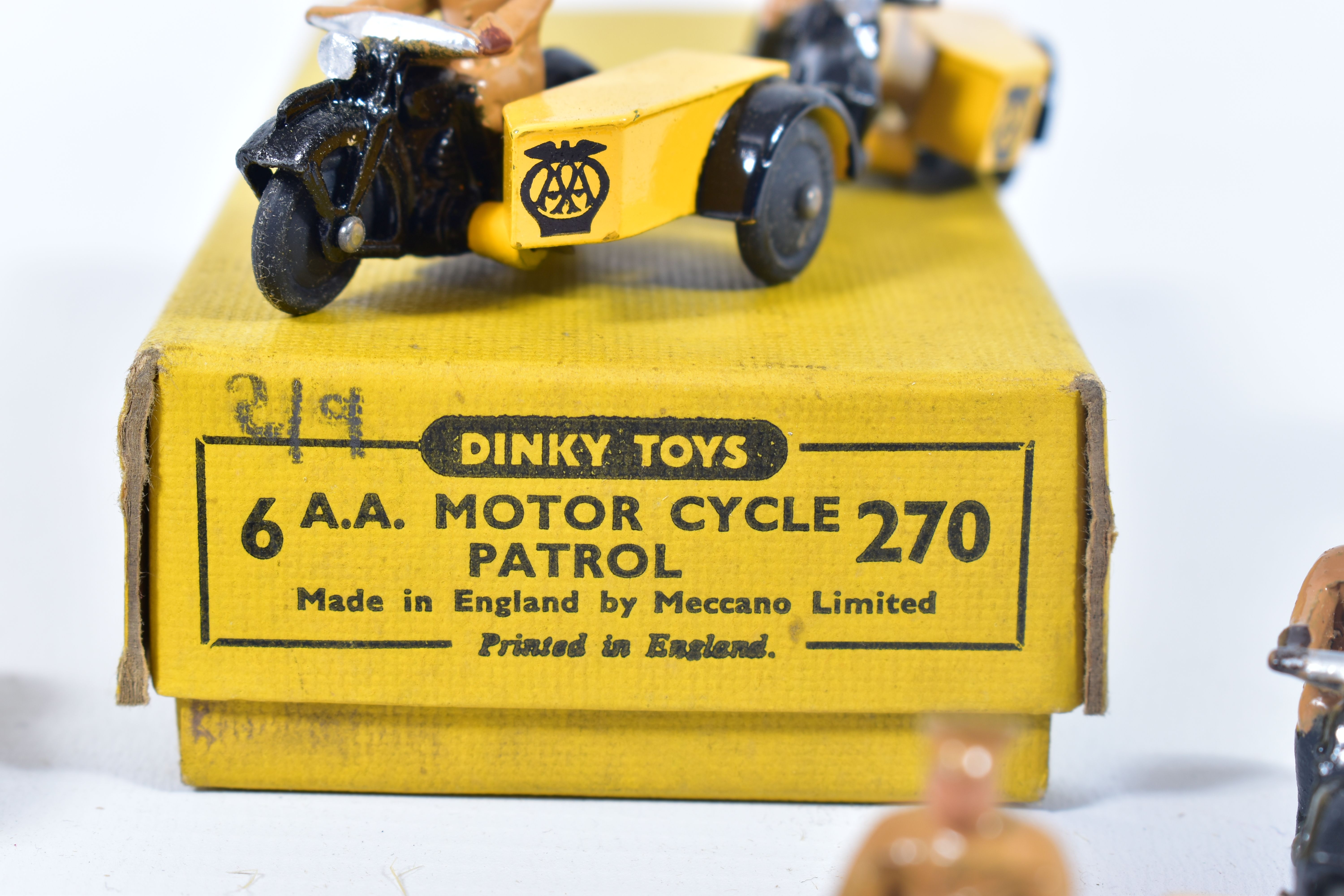 A DINKY TOYS TRADE BOX OF SIX A.A. MOTORCYCLE PATROL, No.270, complete with all six models in - Bild 2 aus 5