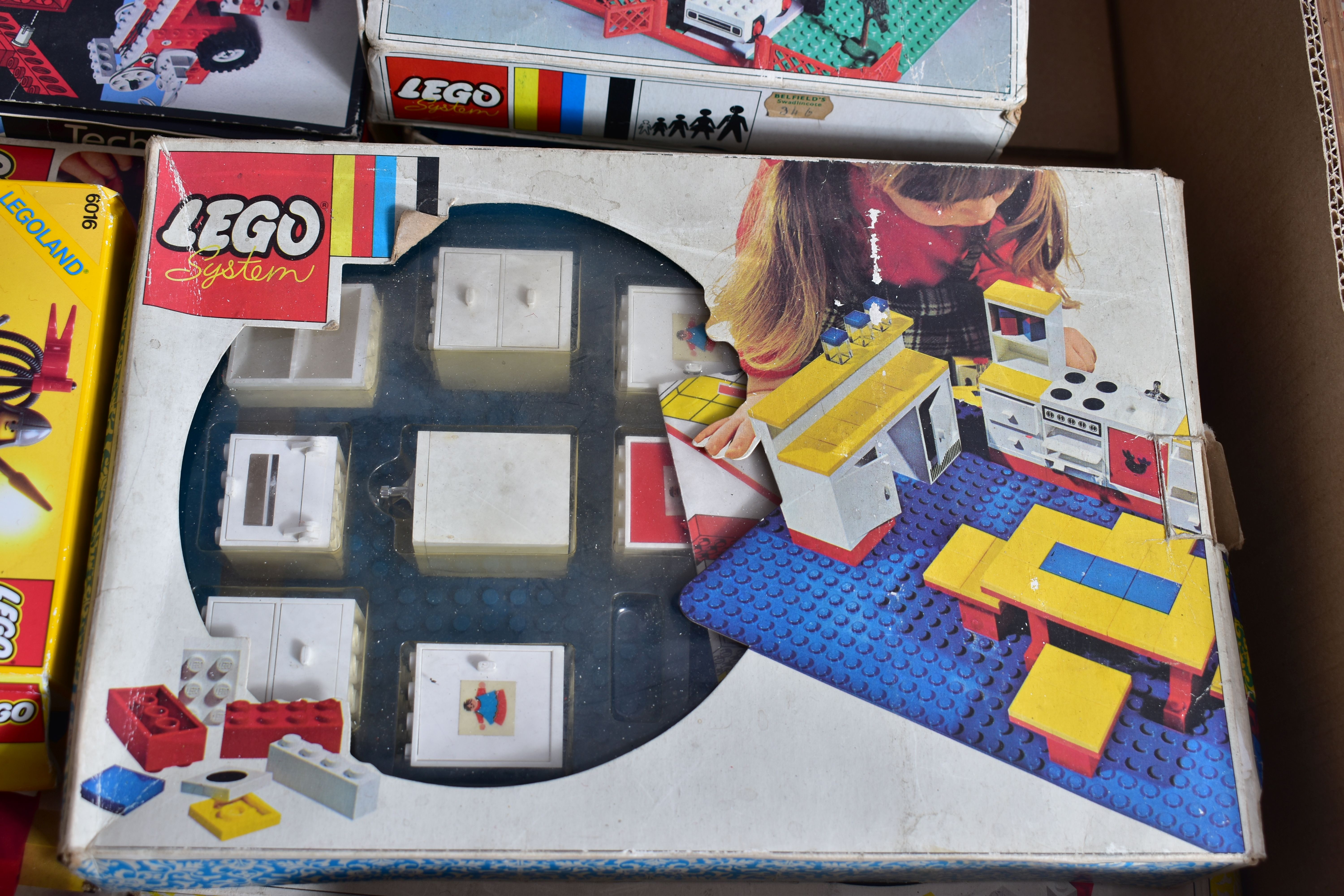 A QUANTITY OF ASSORTED BOXED LEGO SETS, to include Technic set, No.8055, and late 1960's/early - Image 3 of 7