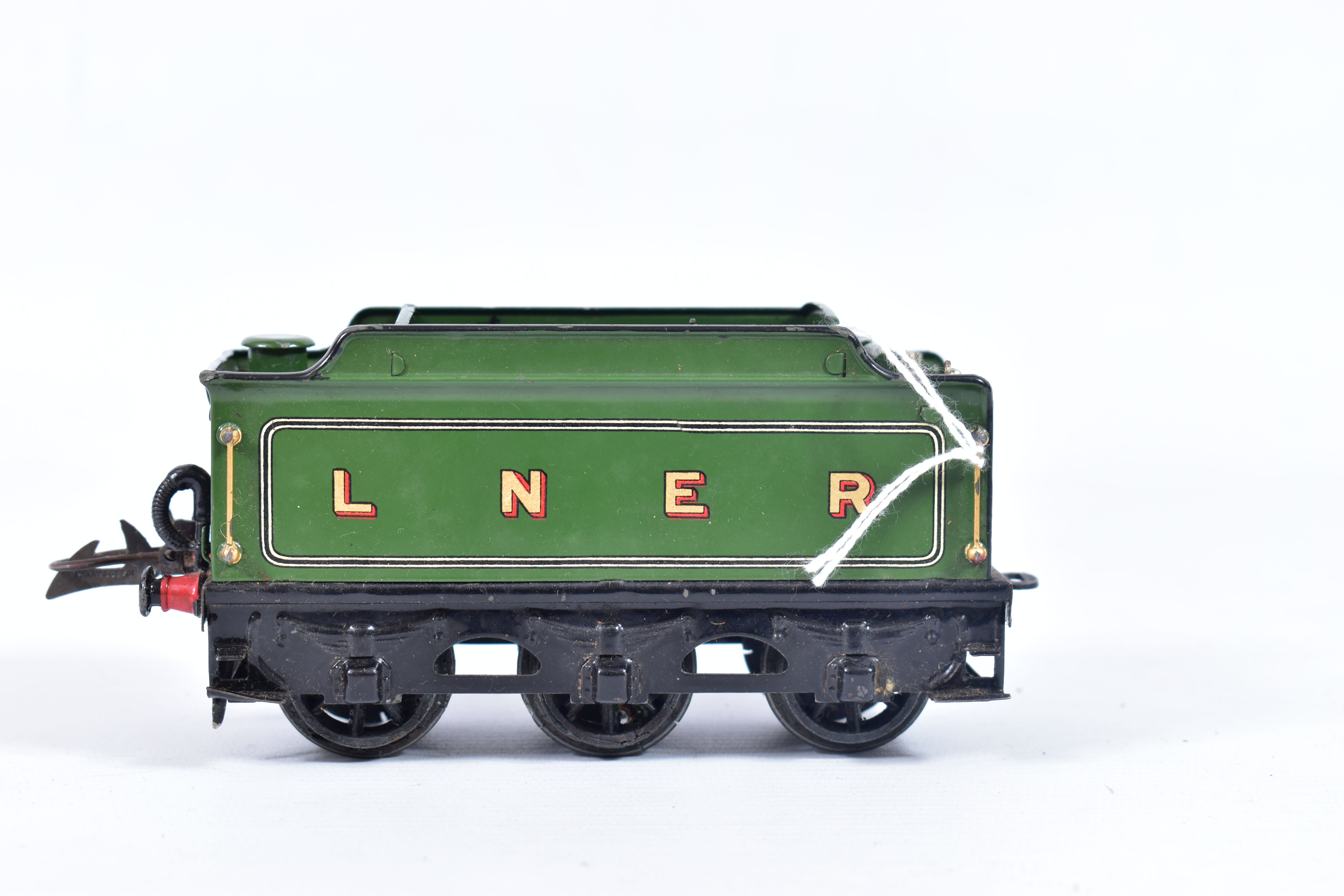 A HORNBY O GAUGE No.3 LOCOMOTIVE AND TENDER, 'Flying Scotsman' No.4472, L.N.E.R. lined green livery, - Image 28 of 39