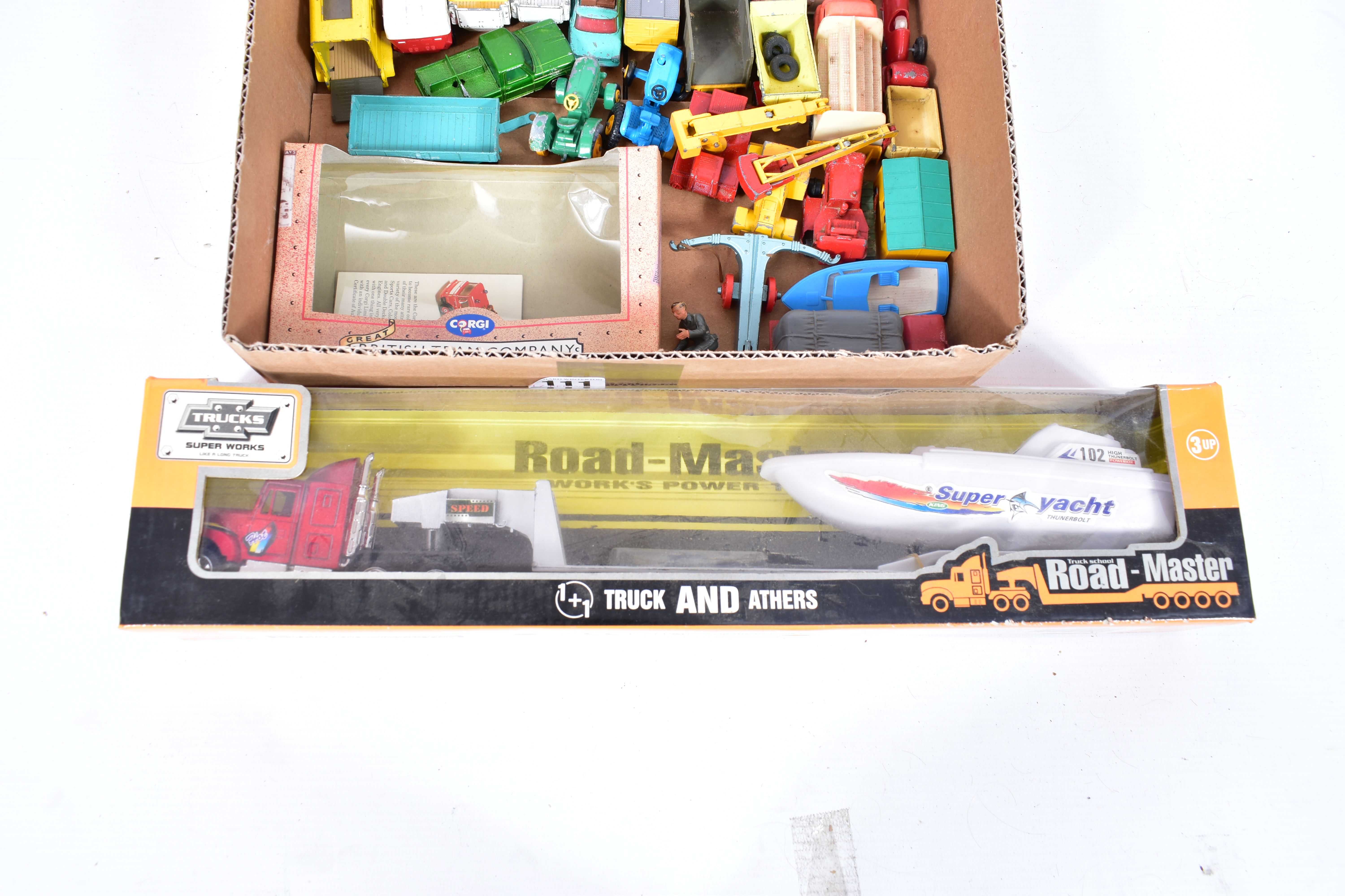A QUANTITY OF UNBOXED AND ASSORTED PLAYWORN DIECAST VEHICLES, to include Corgi Toys Commer Van - Image 2 of 5