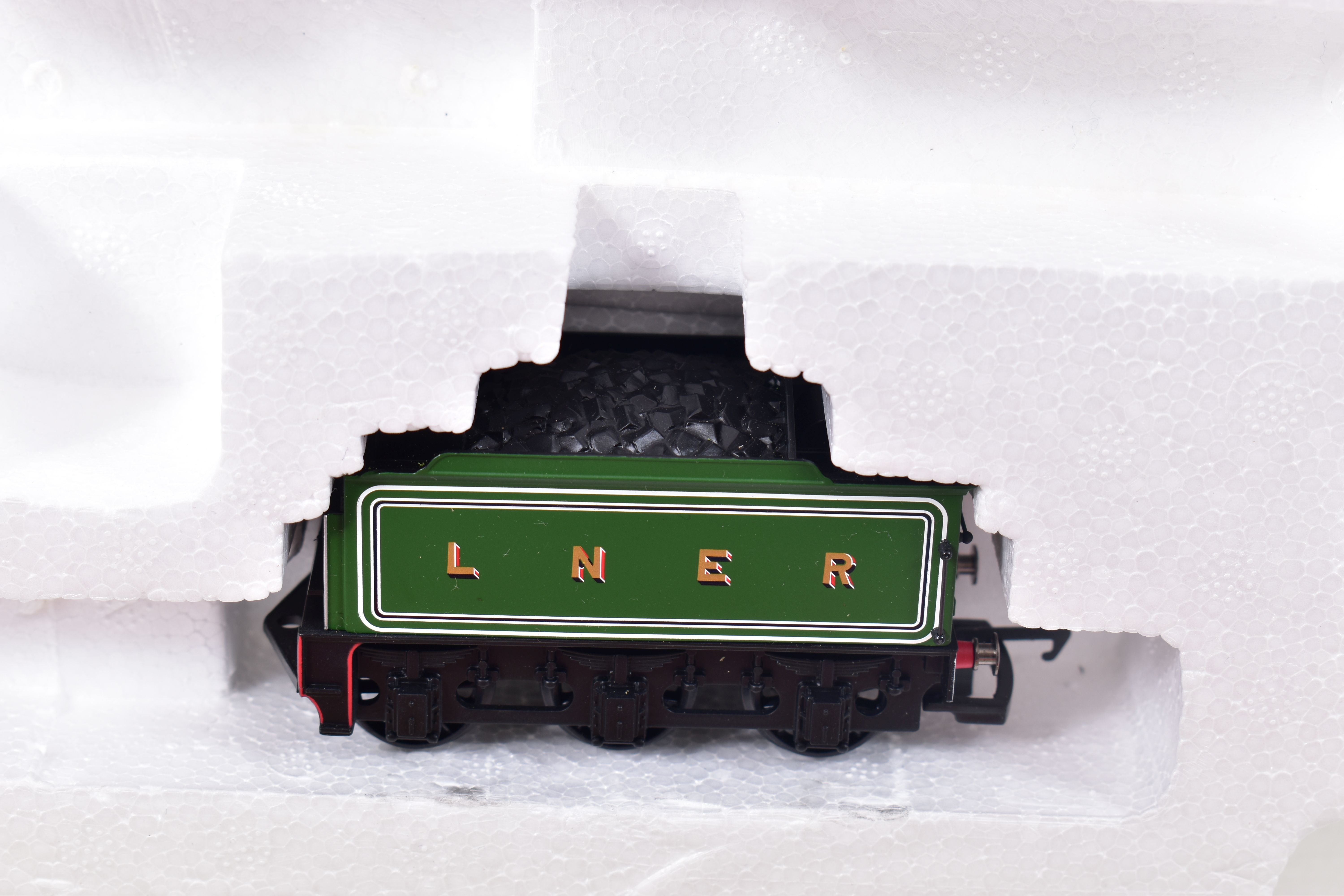 A BOXED HORNBY RAILWAYS OO GAUGE EASTERN VALLEYS EXPRESS TRAIN SET, No.R1122, comprising class B12 - Image 3 of 8