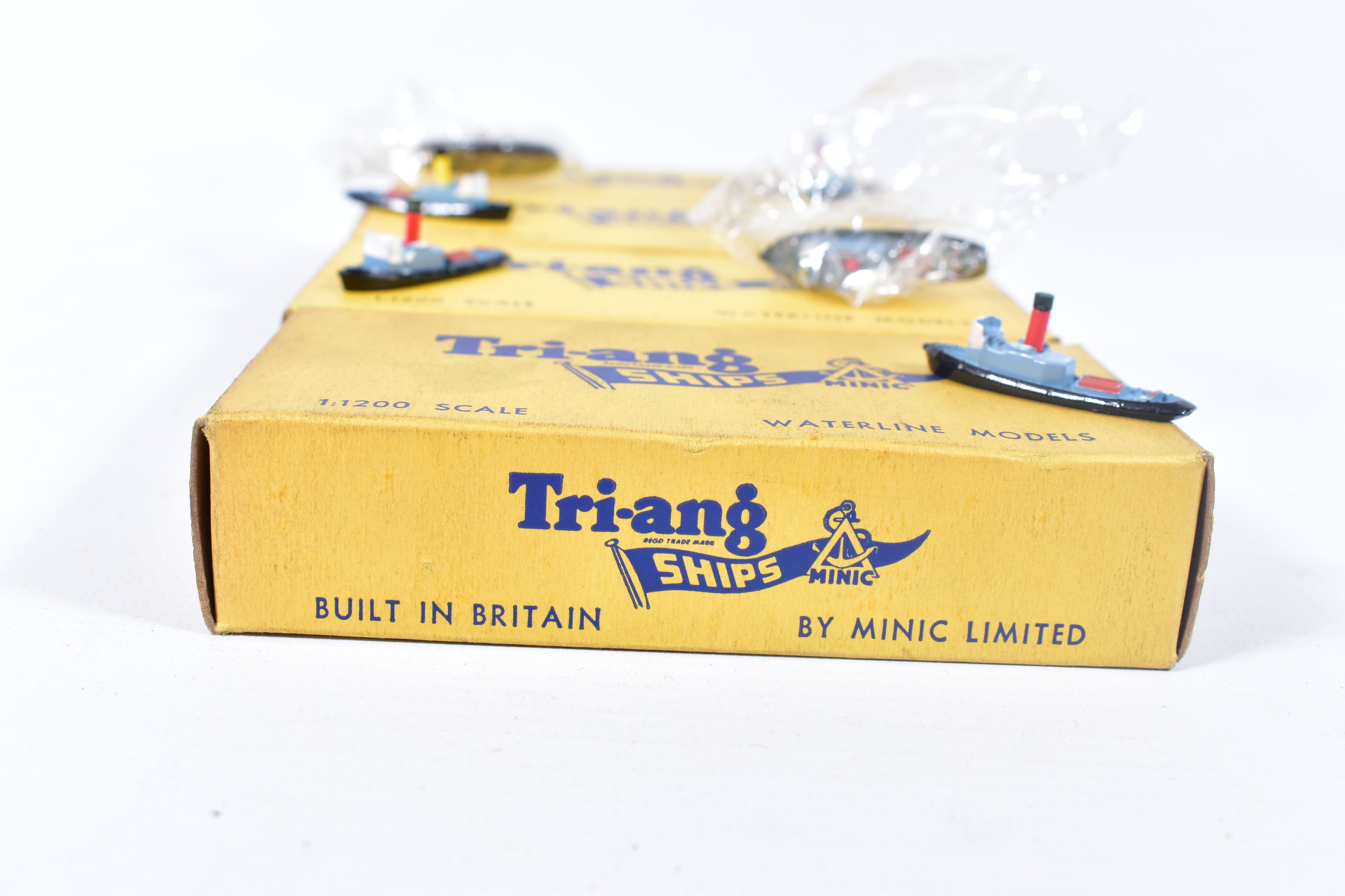 FOUR BOXED TRI-ANG MINIC SHIPS TRADE BOXES, the number of items in each box noted in brackets, - Bild 2 aus 4