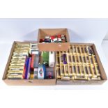 A QUANTITY OF BOXED AND UNBOXED DIECAST VEHICLES, to include boxed Matchbox 'Models of