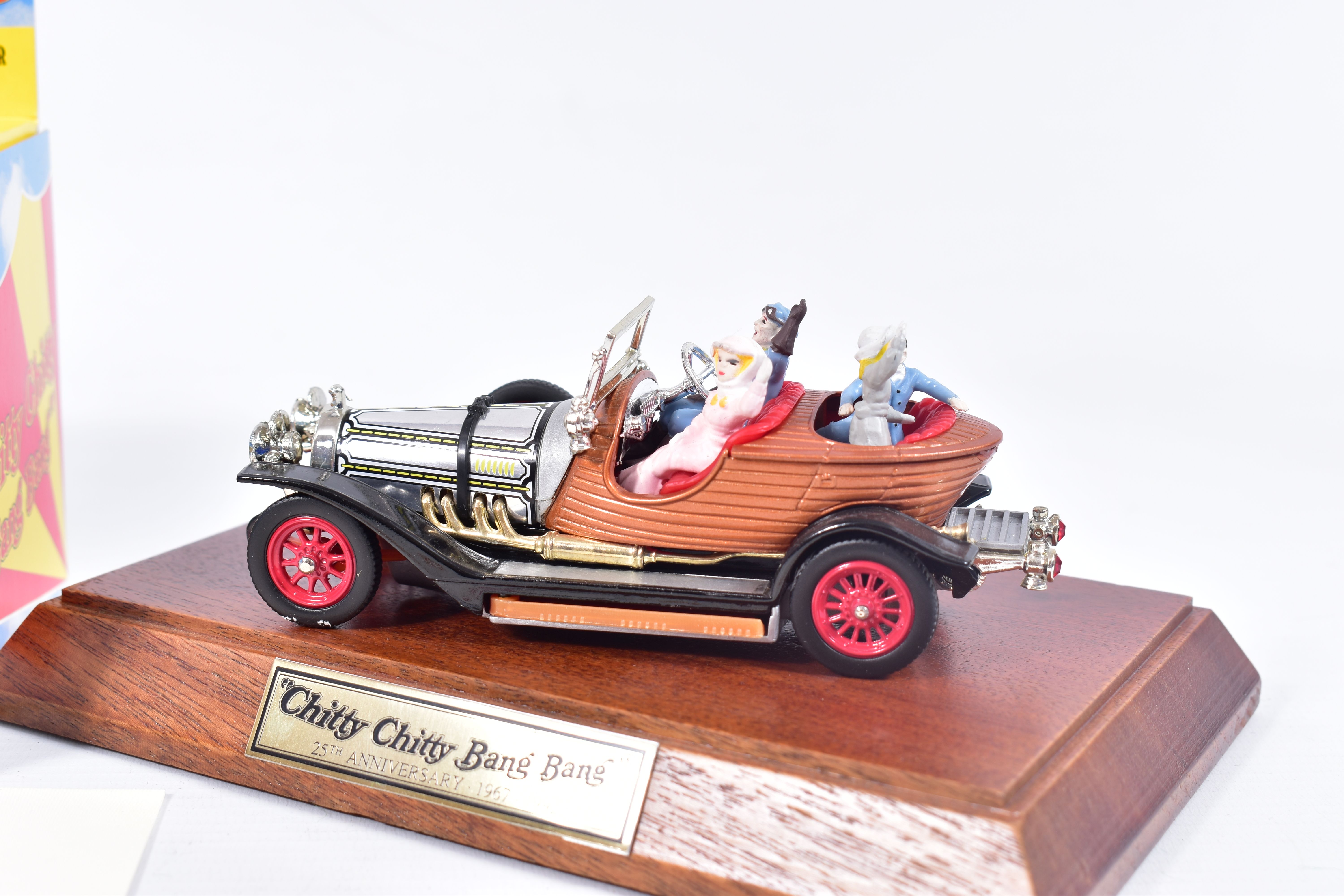 A BOXED CORGI ORIGINALS CHITTY CHITTY BANG BANG 25TH ANNIVERSARY CAR, complete with certificate of - Bild 3 aus 9