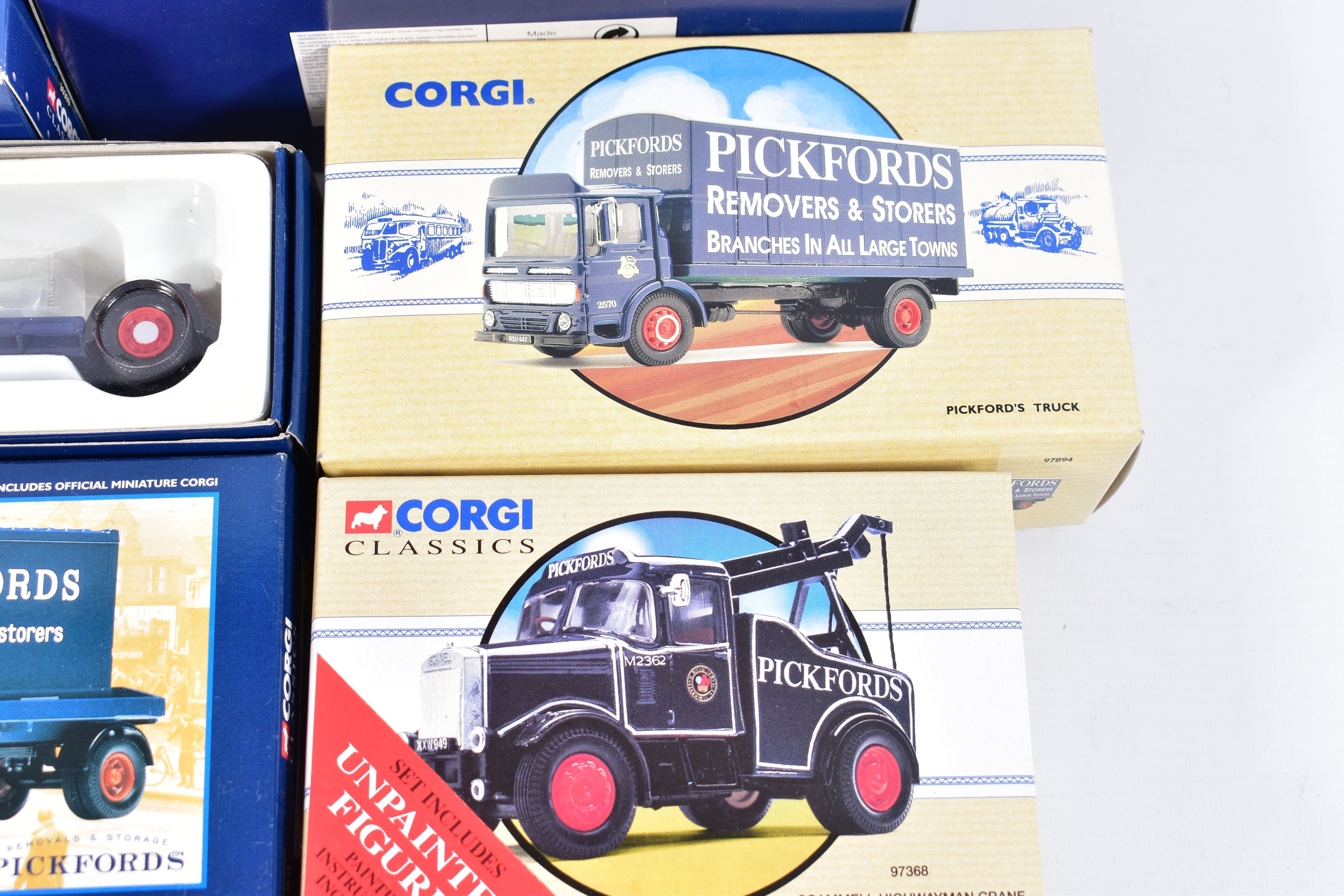 A QUANTITY OF BOXED CORGI CLASSICS PICKFORDS HEAVY HAULAGE & REMOVERS AND STORERS MODELS, to include - Image 3 of 7