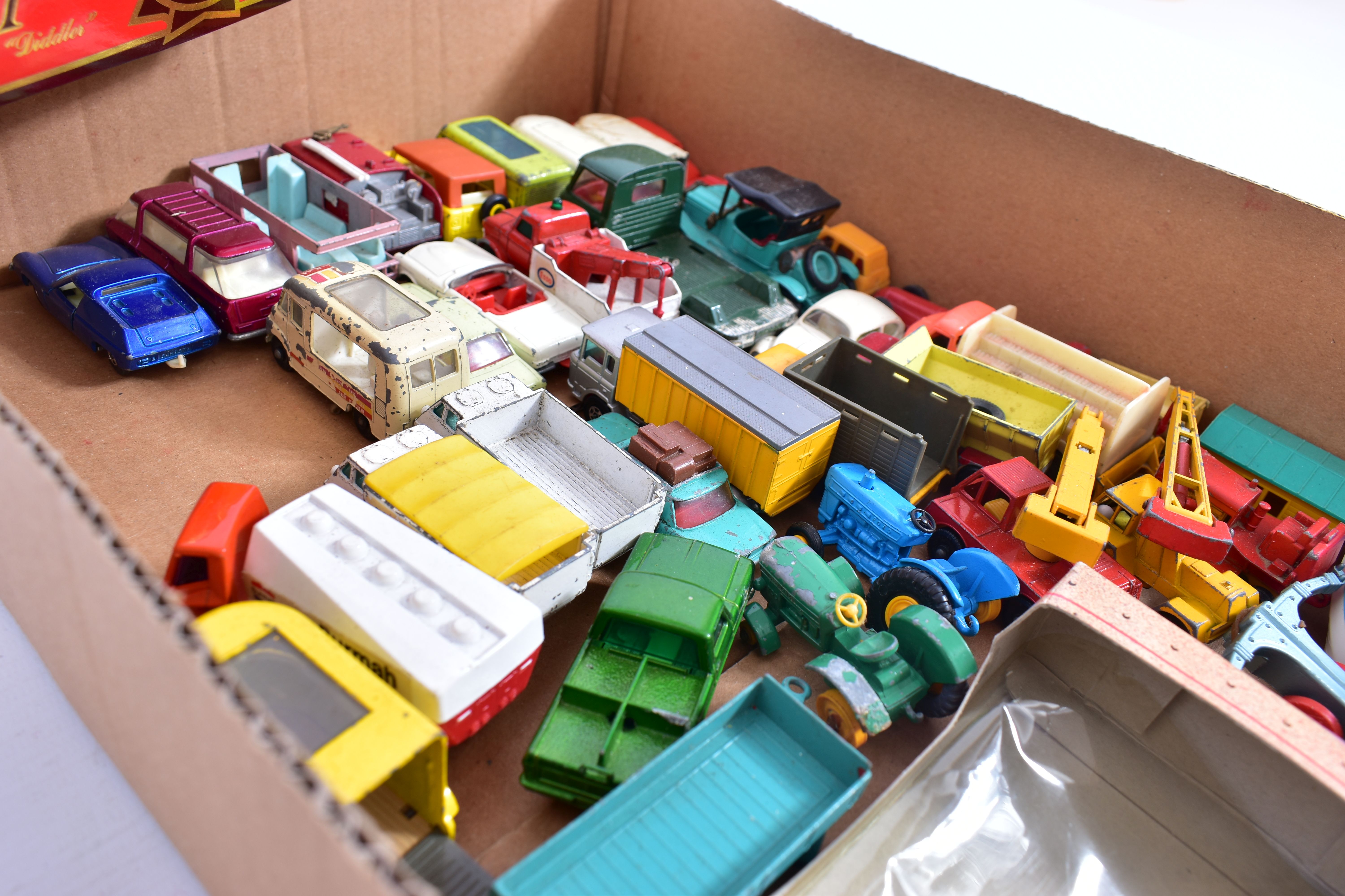 A QUANTITY OF UNBOXED AND ASSORTED PLAYWORN DIECAST VEHICLES, to include Corgi Toys Commer Van - Image 5 of 5