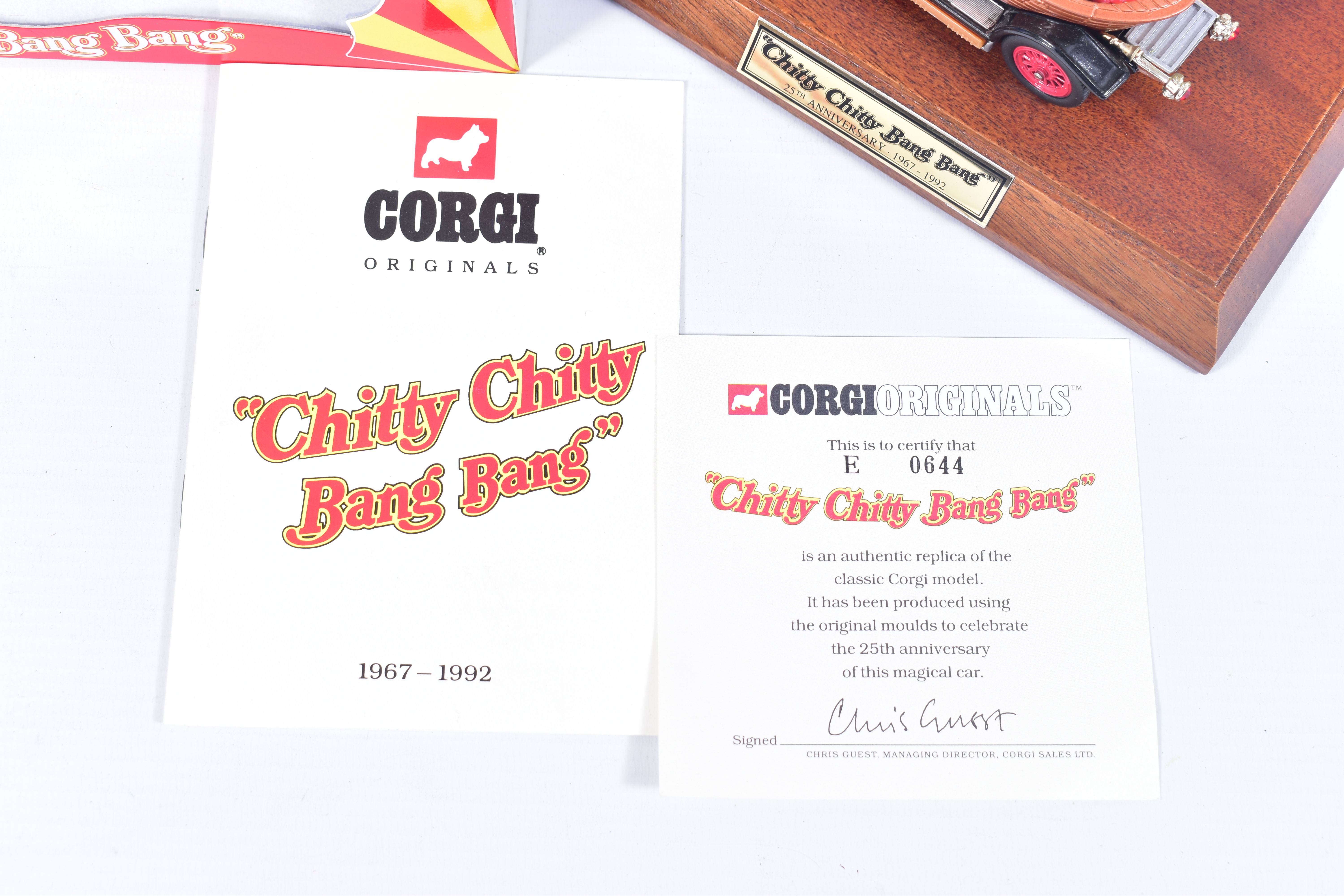A BOXED CORGI ORIGINALS CHITTY CHITTY BANG BANG 25TH ANNIVERSARY CAR, complete with certificate of - Bild 6 aus 9