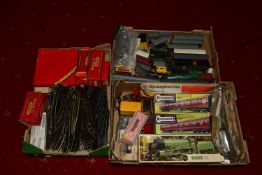 A QUANTITY OF ASSORTED O, OO & N GAUGE MODEL RAILWAY ITEMS, to include unboxed Hornby Dublo class N2