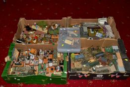 A QUANTITY OF ASSORTED MODEL DIORAMAS, FIGURES AND VEHICLES, majority are of military subjects and
