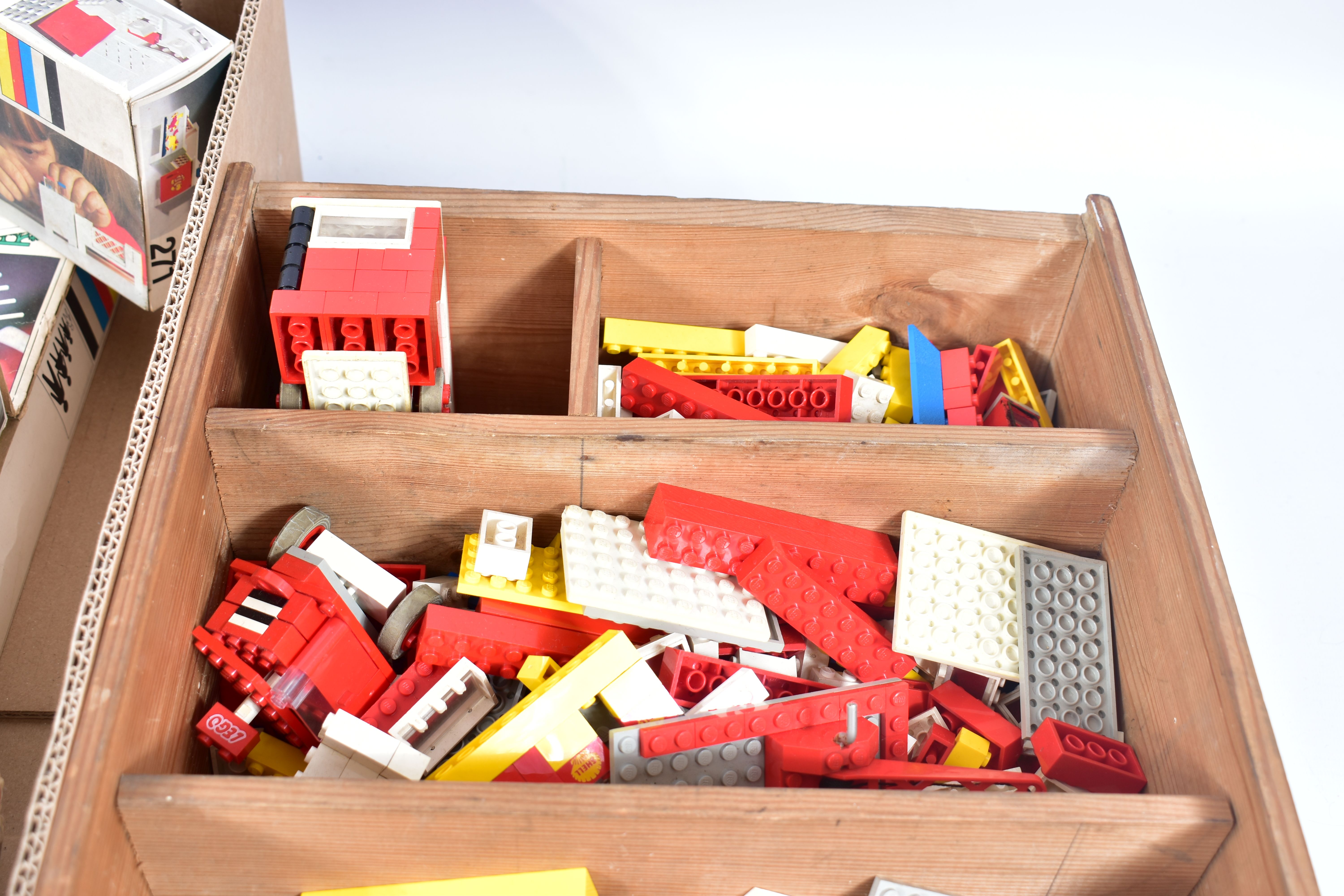 A QUANTITY OF ASSORTED BOXED LEGO SETS, to include Technic set, No.8055, and late 1960's/early - Image 6 of 7