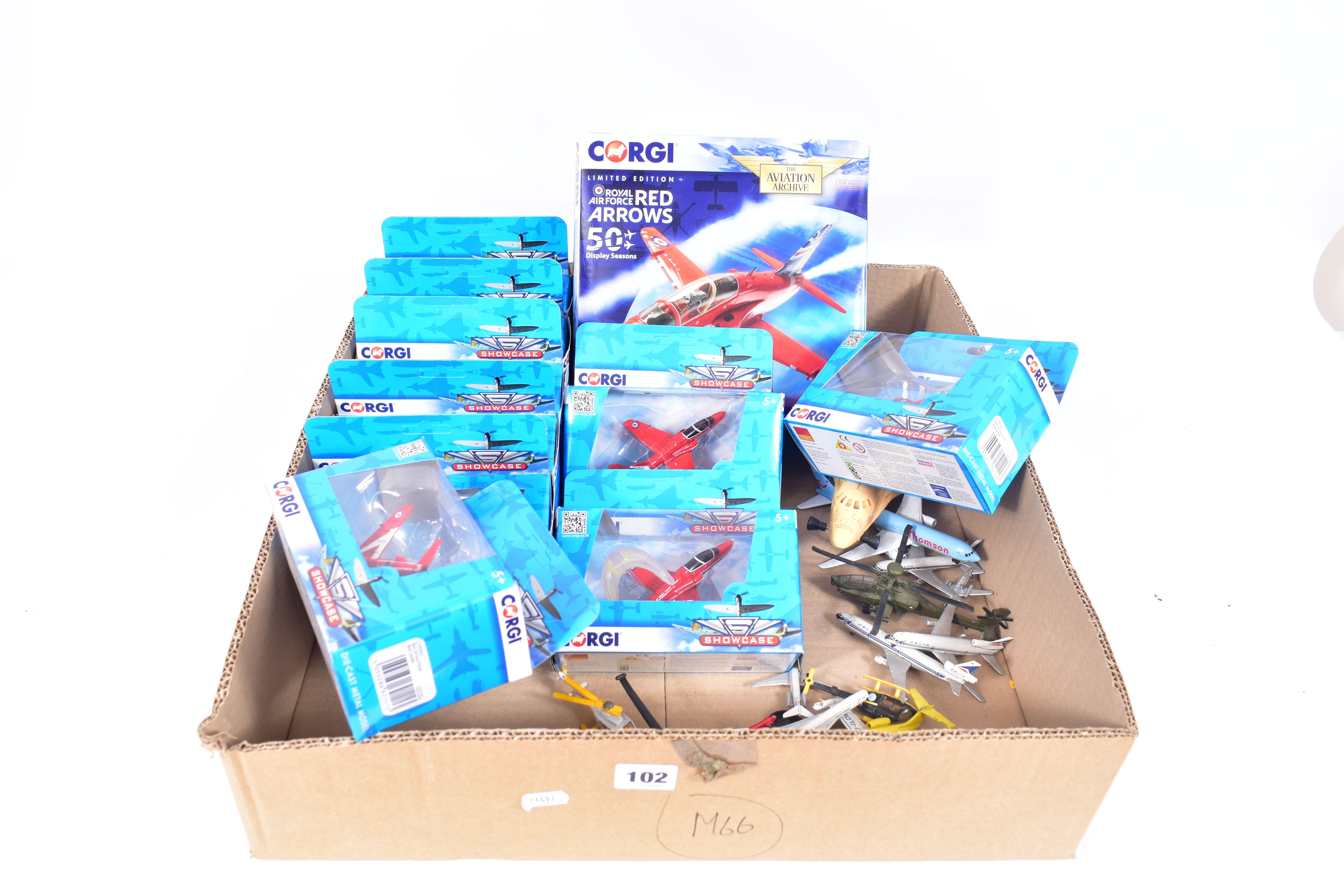 A QUANTITY OF ASSORTED MODERN DIECAST AND PLASTIC VEHICLES, to include boxed Corgi Aviation - Image 2 of 12