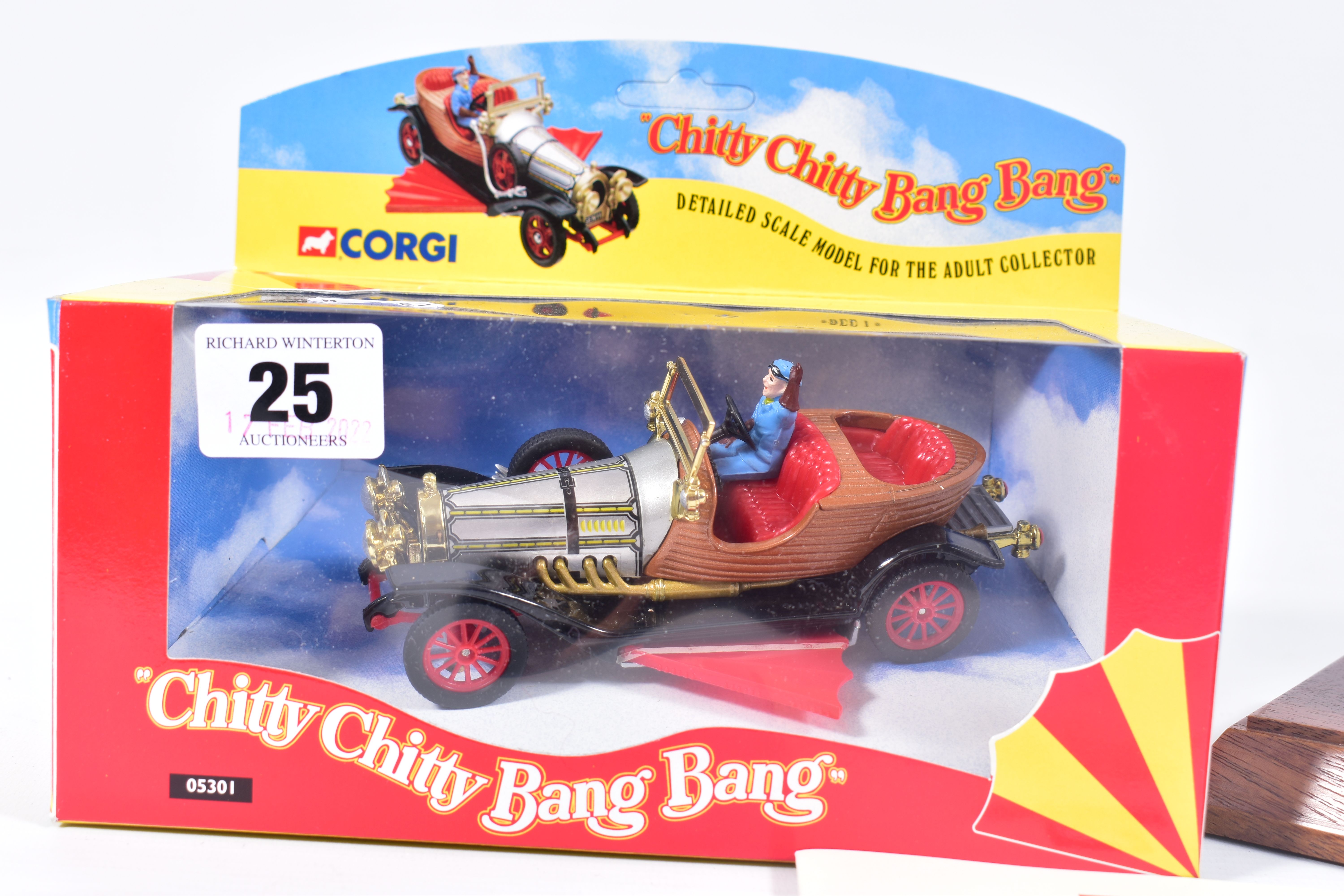 A BOXED CORGI ORIGINALS CHITTY CHITTY BANG BANG 25TH ANNIVERSARY CAR, complete with certificate of - Bild 2 aus 9