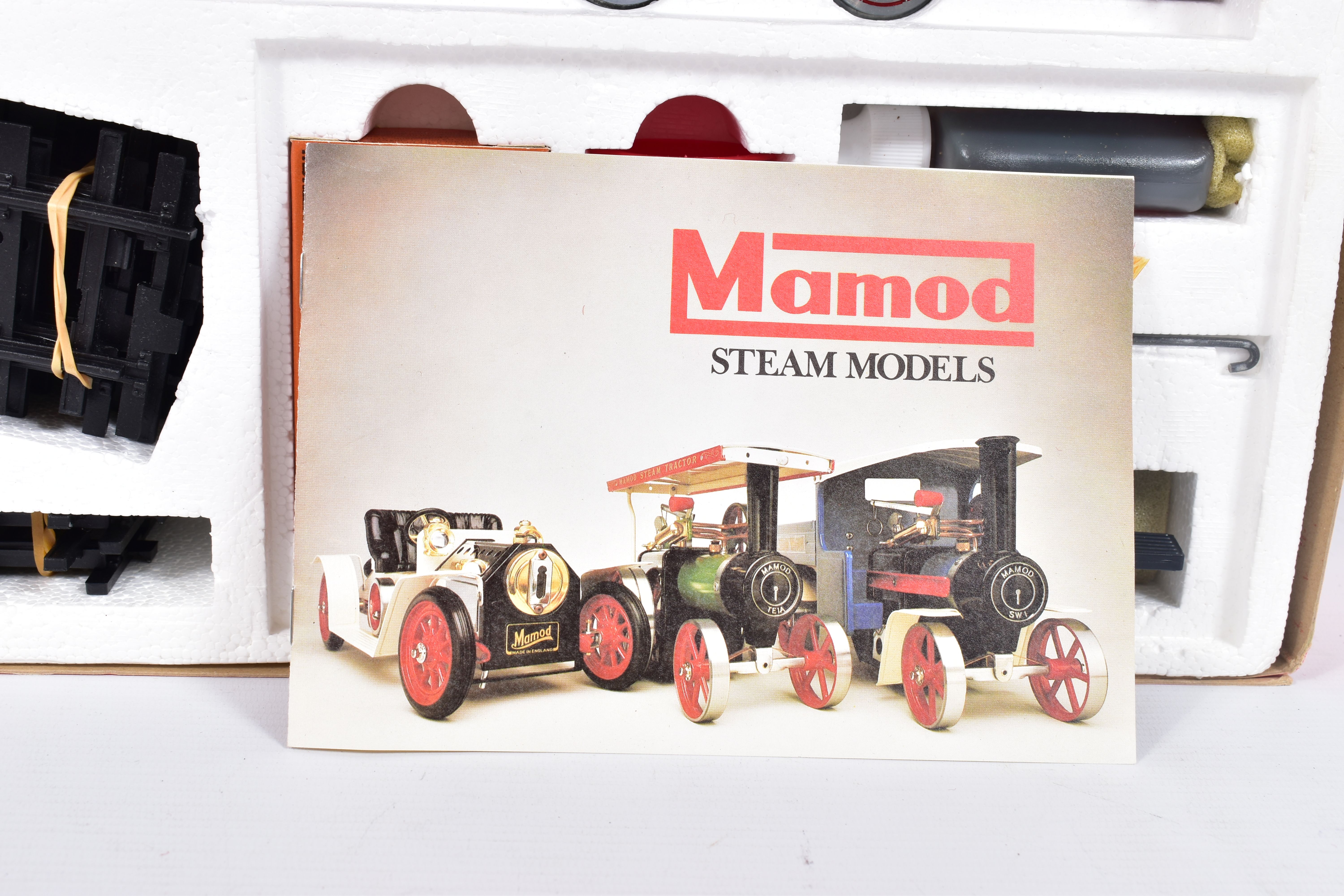 A BOXED MAMOD LIVE STEAM RAILWAY SET, No.RS1, not tested, appears largely complete with green SL1 - Image 8 of 8