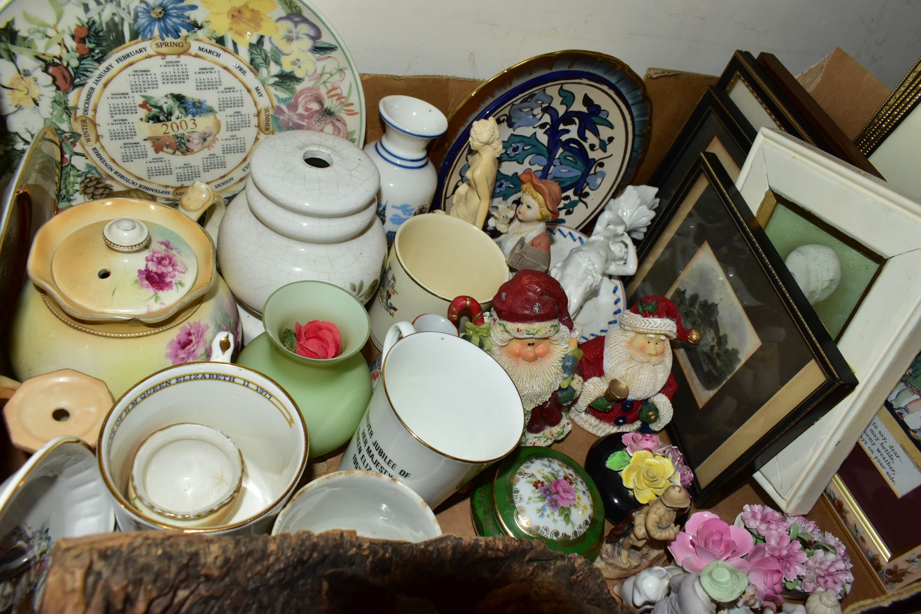 SIX BOXES AND LOOSE CERAMICS, GLASS, METALWARE, PICTURES AND SUNDRY ITEMS, to include a quantity - Image 13 of 15