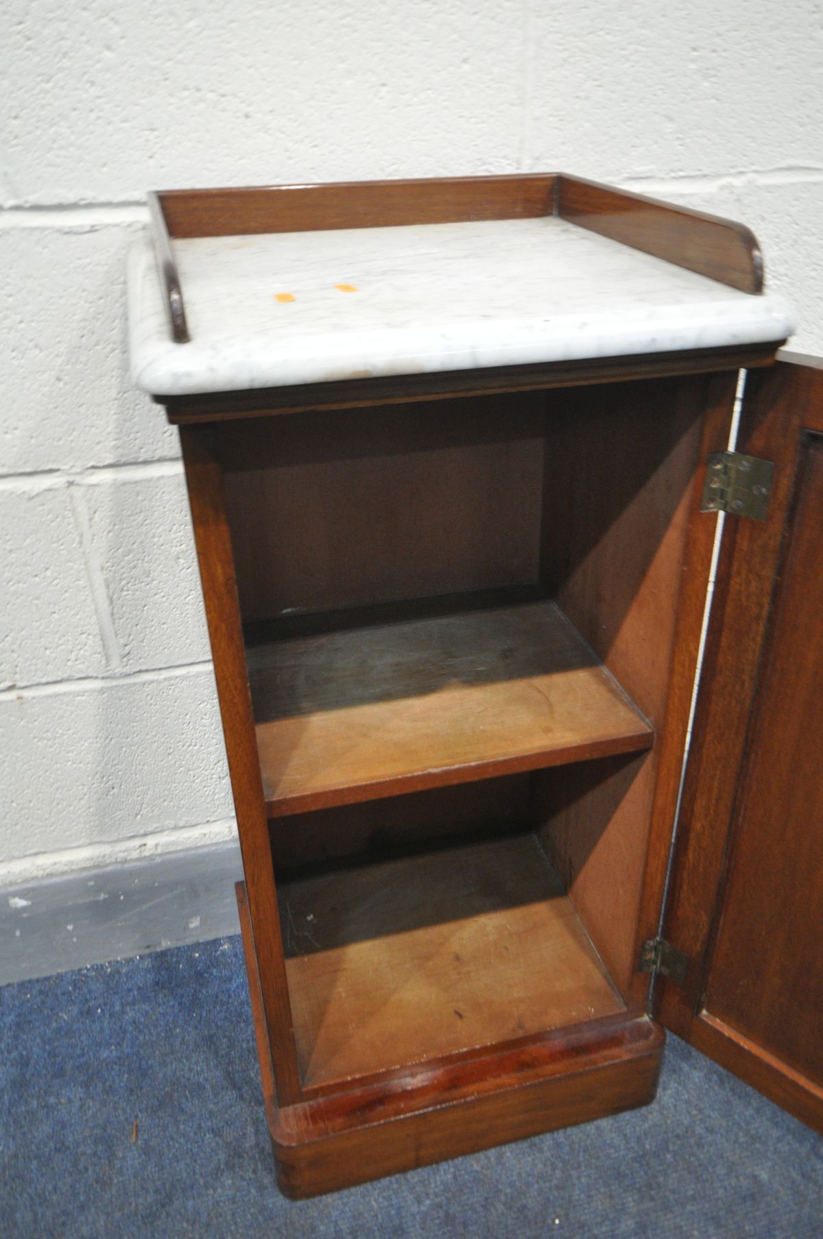 A VICTORIAN MAHOGANY MARBLE TOP POT CUPBOARD, with a gallery top, width 42cm x depth 38cm x height - Image 3 of 3