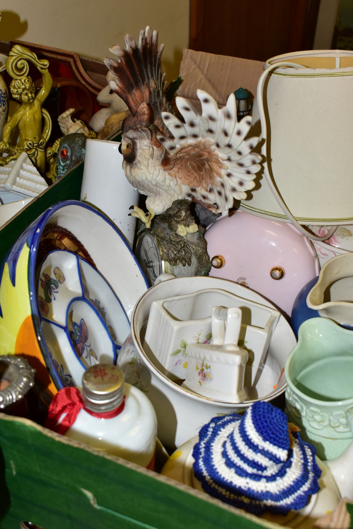 FOUR BOXES AND LOOSE CERAMICS AND SUNDRY ITEMS, to include a Royal Albert Old Country Roses rotary - Image 10 of 13