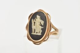 A 9CT GOLD WEDGWOOD CAMEO RING, a black and white Wedgwood cameo ring, depicting Artemis the Grecian