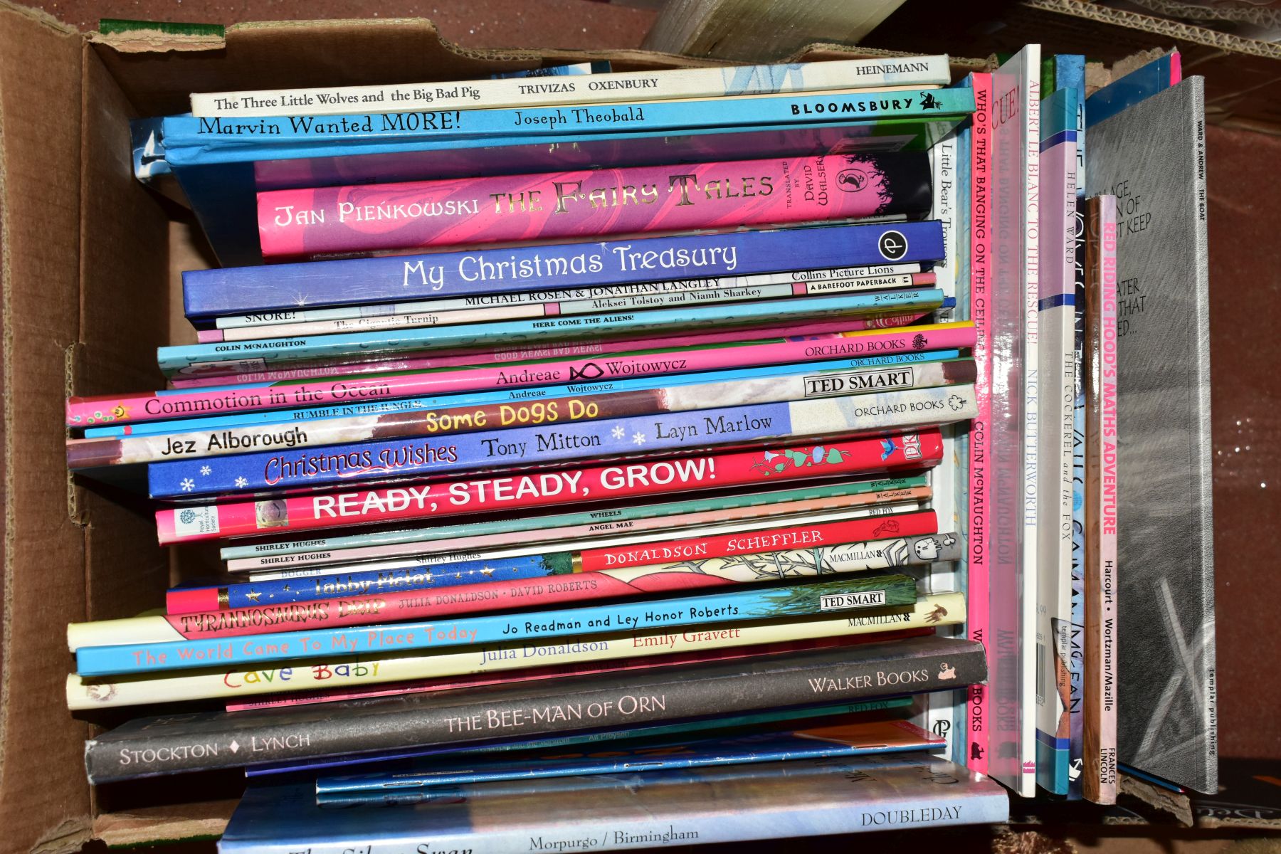 EIGHT BOXES OF CHILDREN'S PICTURE BOOKS, approximately four hundred and fifty titles, authors to - Image 4 of 13