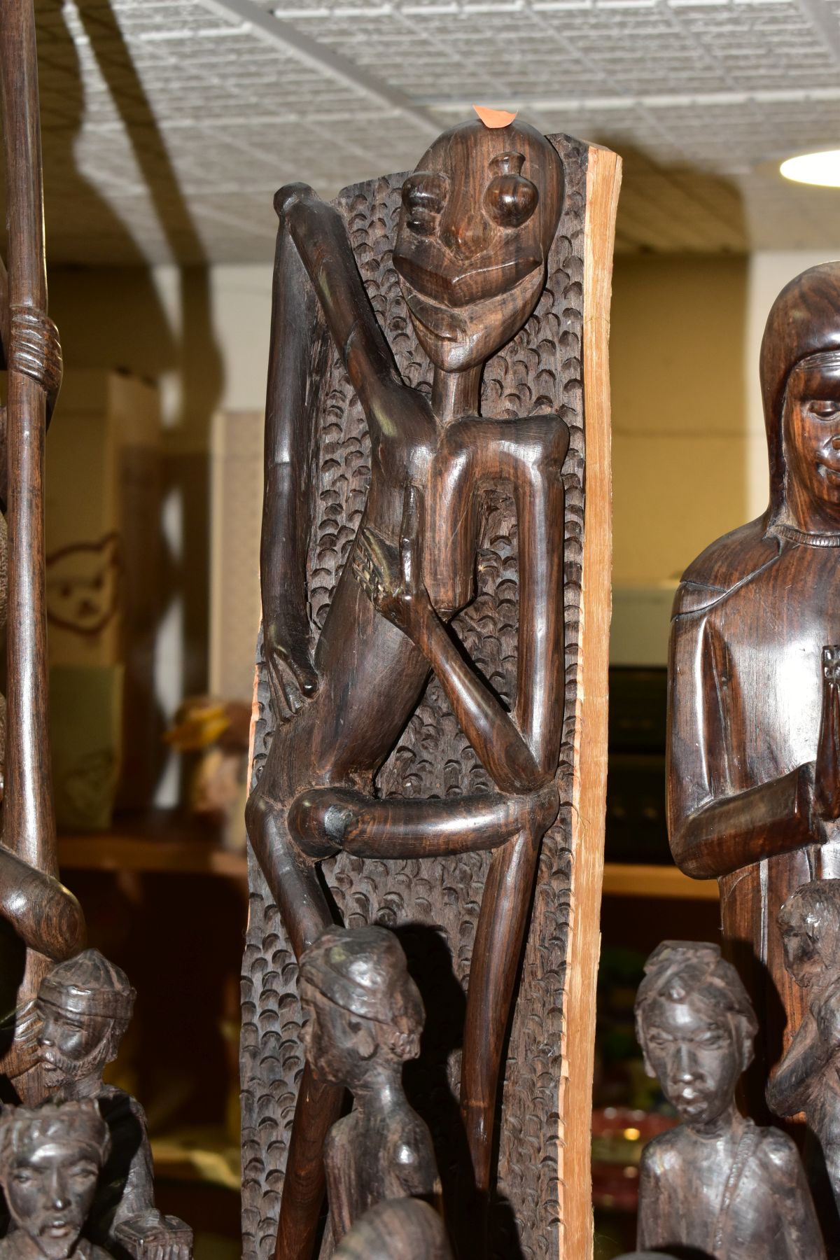 A GROUP OF CARVED HARDWOOD AFRICAN FIGURES, to include a nativity set from Dar-es-Salaam, - Image 7 of 16