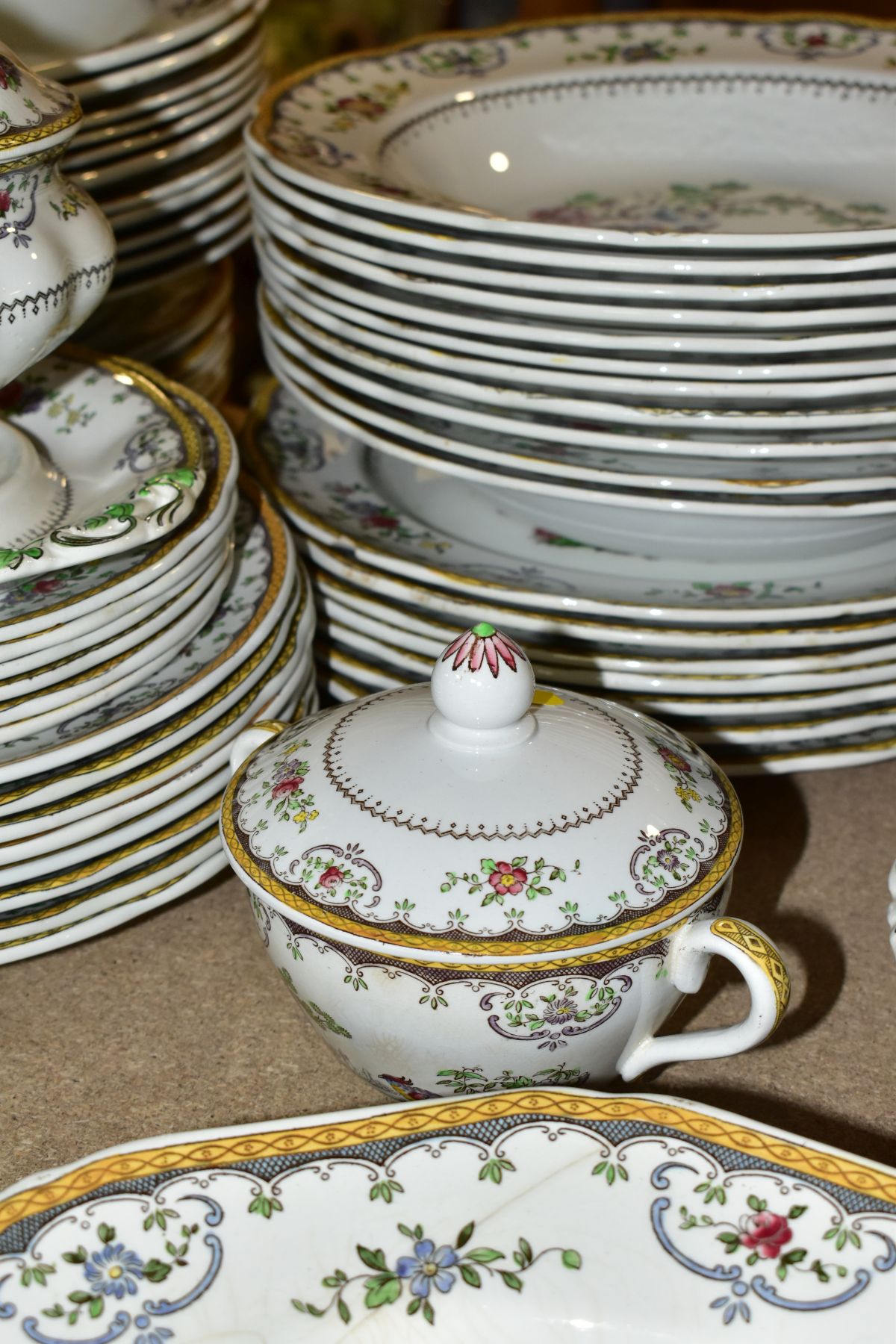 A ONE HUNDRED AND FORTY FOUR PIECE COPELANDS SPODE CHELSEA PATTERN DINNER SERVICE, backstamps - Image 10 of 28