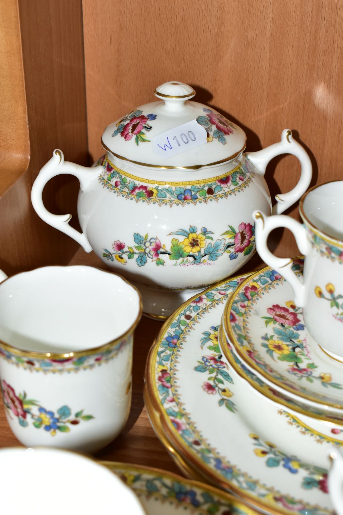 A COALPORT MING ROSE PATTERN PART TEA / COFFEE SERVICE, comprising a twin handled sugar bowl and - Image 6 of 8