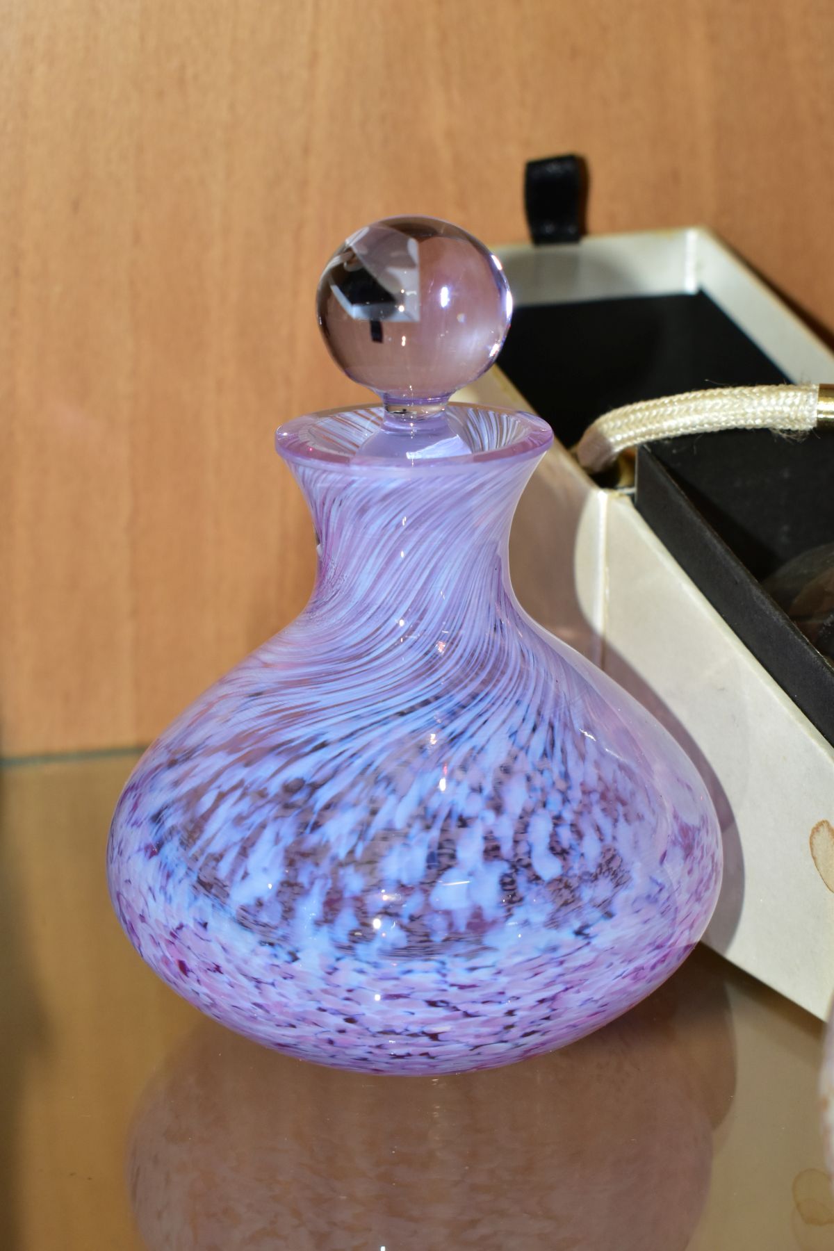 A COLLECTION OF MODERN GLASSWARE, ETC, primarily decorative scent bottles, including a Mdina - Image 9 of 14