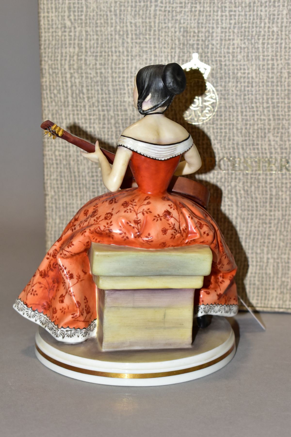 A BOXED ROYAL WORCESTER LIMITED EDITION FIGURE 'ELAINE' FROM THE VICTORIAN SERIES, NO. 622/750, - Image 3 of 5