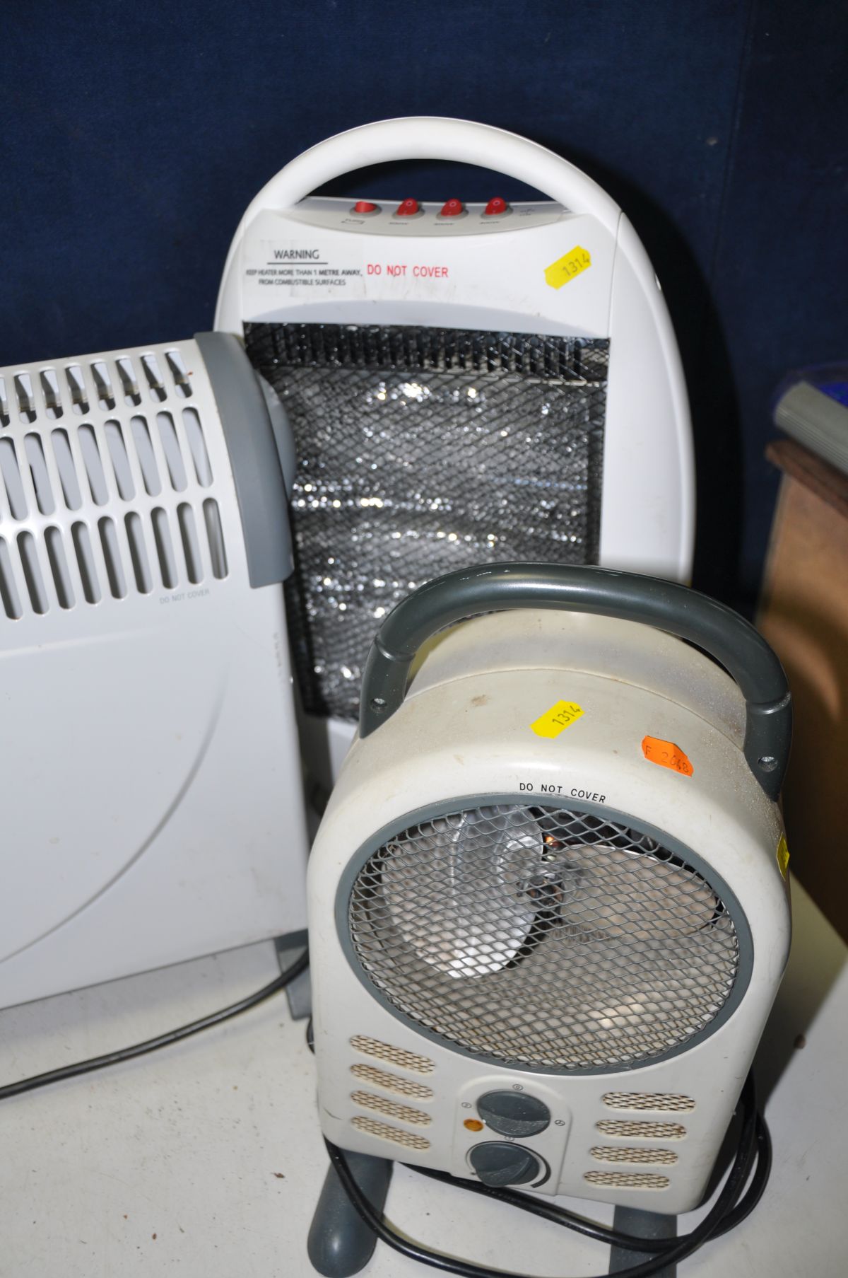 A SELECTION OF HEATERS comprising of three Easylife halogen heaters, two Hotwave blow heaters and - Image 3 of 4