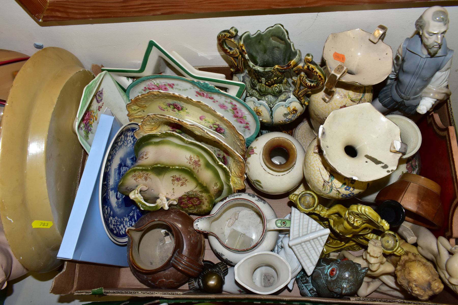 FOUR BOXES AND LOOSE CERAMICS AND SUNDRY ITEMS, to include a Royal Albert Old Country Roses rotary - Image 12 of 13