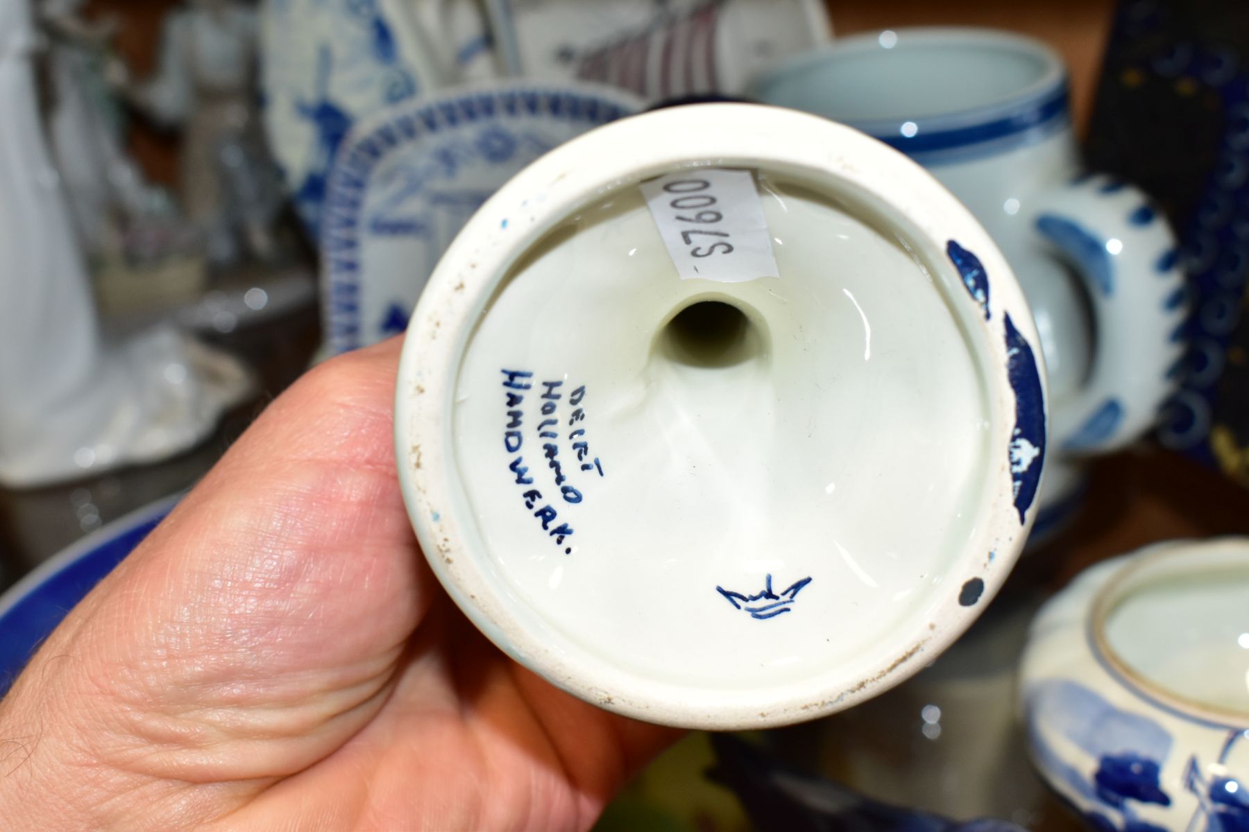 A SMALL GROUP OF SCANDANAVIAN AND DUTCH CERAMICS, including a Royal Copenhagen Swallow, model no. - Image 6 of 11