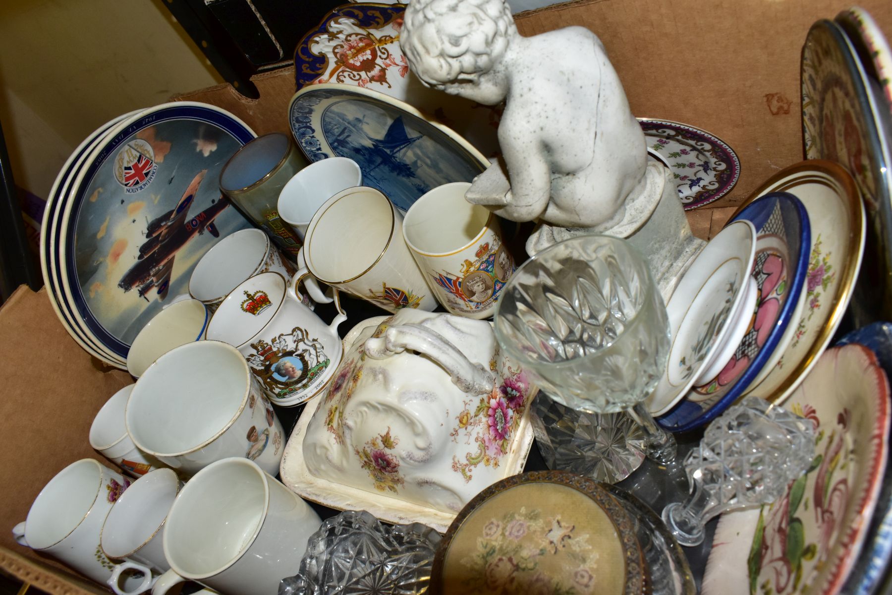 SIX BOXES AND LOOSE CERAMICS, GLASS, METALWARE, PICTURES AND SUNDRY ITEMS, to include a quantity - Image 5 of 15