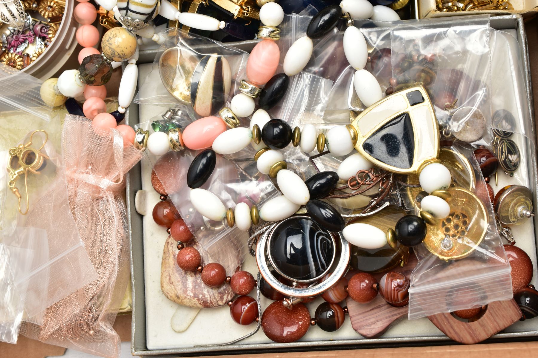A BOX OF MOSTLY COSTUME JEWELLERY, to include a white metal RAF enamel brooch, stamped 'Silver', - Image 7 of 12