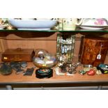 A QUANTITY OF COLLECTABLES, TREEN, MARBLE EGGS, MINIATURE CERAMICS, ETC, including a modern circular