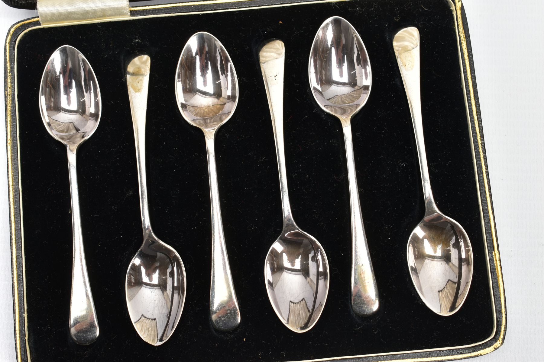 A CASED SET OF SIX SILVER TEASPOONS, each of an old English pattern, hallmarked 'T Wilkinson & Sons' - Image 2 of 4