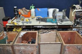 FOUR VINTAGE TEA CRATES CONTAINING HAND AND POWER TOOLS including a Makita JR3020 reciprocating saw,