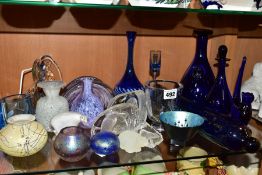 A COLLECTION OF 19TH CENTURY AND MODERN COLOURED AND CLEAR GLASSWARE, including a Hadeland white