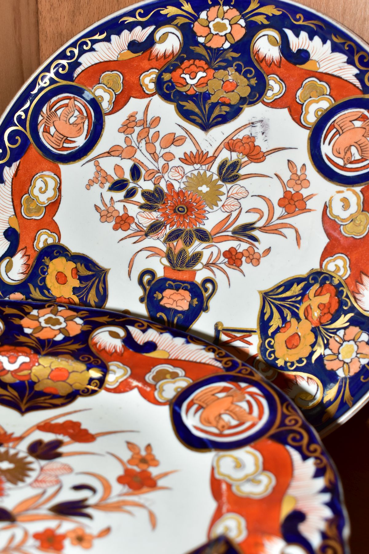 A MATCHED 19TH CENTURY IRONSTONE IMARI PART DINNER SERVICE, comprising Masons Ironstone twin handled - Image 8 of 12
