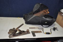 A BAG CONTAINING HANDTOOLS including a Stanley No5 wood plane, a Stanley Brace, a tri square etc