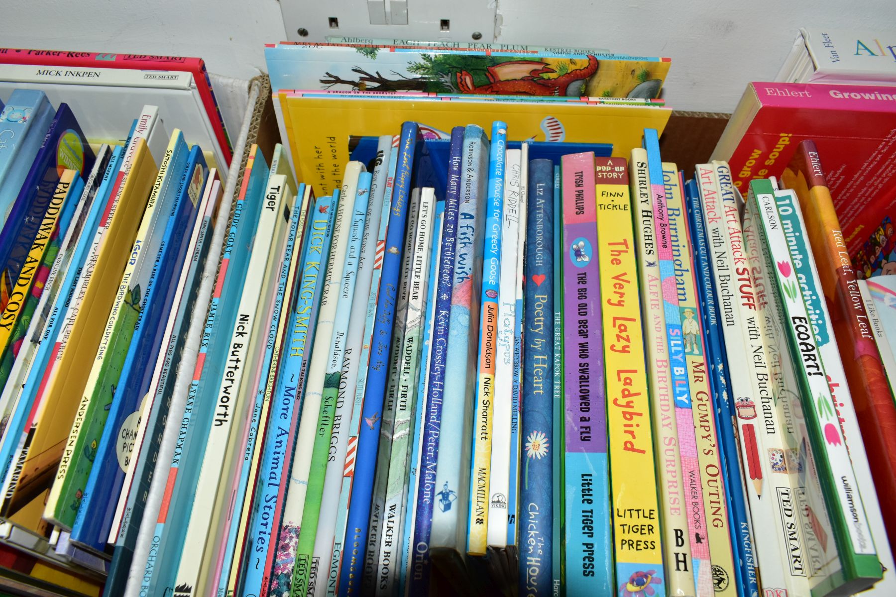 EIGHT BOXES OF CHILDREN'S PICTURE BOOKS, approximately four hundred and fifty titles, authors to - Image 9 of 13