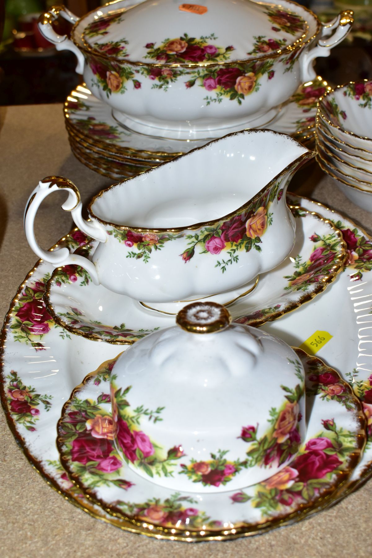 A FIFTY PIECE ROYAL ALBERT OLD COUNTRY ROSES DINNER SERVICE, comprising a teapot, a sugar bowl, a - Image 3 of 12