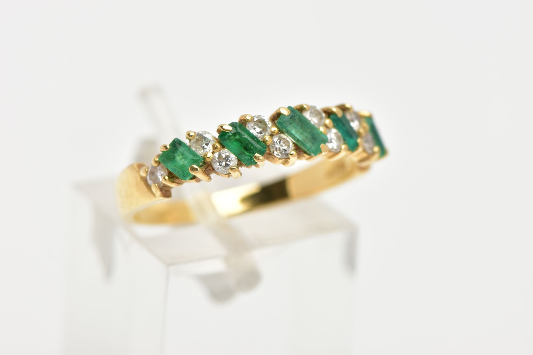 AN 18CT GOLD EMERALD AND DIAMOND HALF ETERNITY RING, designed with a row of rectangular cut emeralds - Image 4 of 4