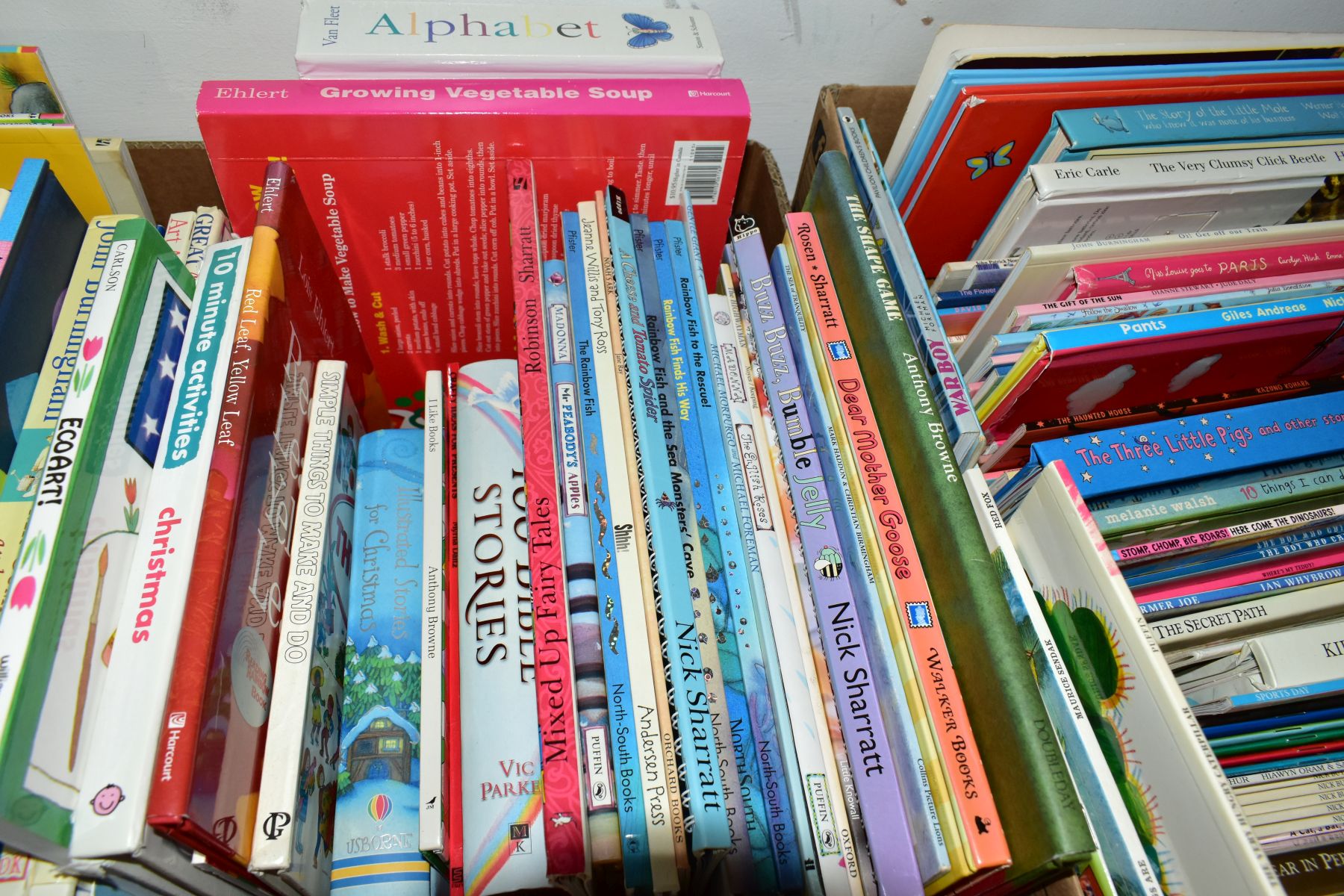 EIGHT BOXES OF CHILDREN'S PICTURE BOOKS, approximately four hundred and fifty titles, authors to - Image 10 of 13