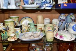 A QUANTITY OF GRAY'S, GRIMWADES AND CROWN DEVON AND OTHER CERAMICS, including a mug painted with