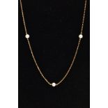 A CULTURED PEARL CHAIN NECKLACE, five white cultured pearls, approximate diameter 6mm, evenly spaced