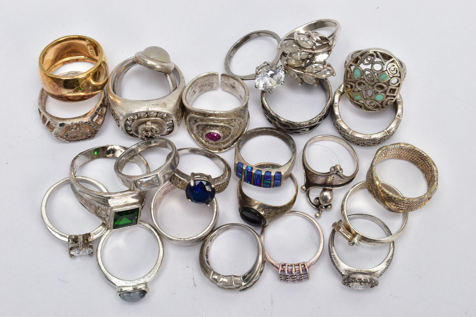 AN ASSORTEMENT OF WHITE METAL RINGS, to include a large silver signet ring set with colourless - Image 2 of 5