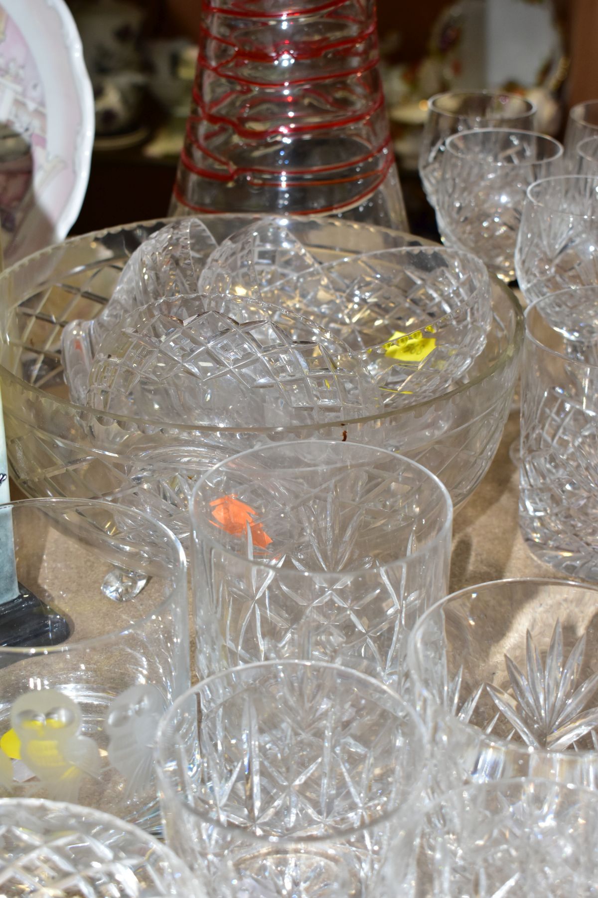 A QUANTITY OF CUT GLASS AND CRYSTAL ITEMS, approximately forty pieces to include a Royal Doulton - Image 4 of 10