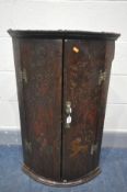 AN 18TH CENTURY JAPANNED EBONISED HANGING CORNER CUPBOARD, with chinoiserie decoration, width 56cm x