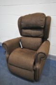 A BROWN UPHOLSTERED RISE AND RECLINE ARMCHAIR (PAT pass and working)