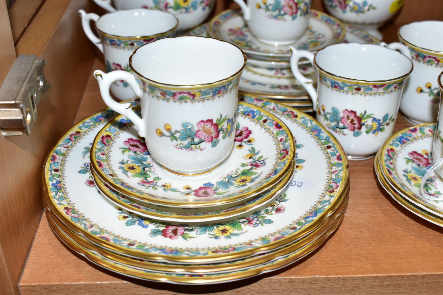 A COALPORT MING ROSE PATTERN PART TEA / COFFEE SERVICE, comprising a twin handled sugar bowl and - Image 2 of 8